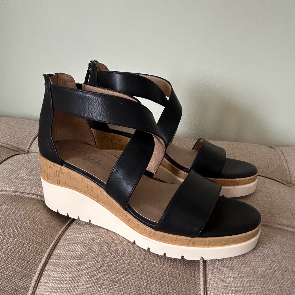 SOUL Naturalizer Black and Cream Wedge Sandals